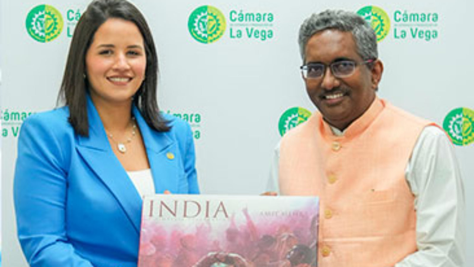 Portada Visita del Embajador de la India a la Camara de Comercio de La Vega