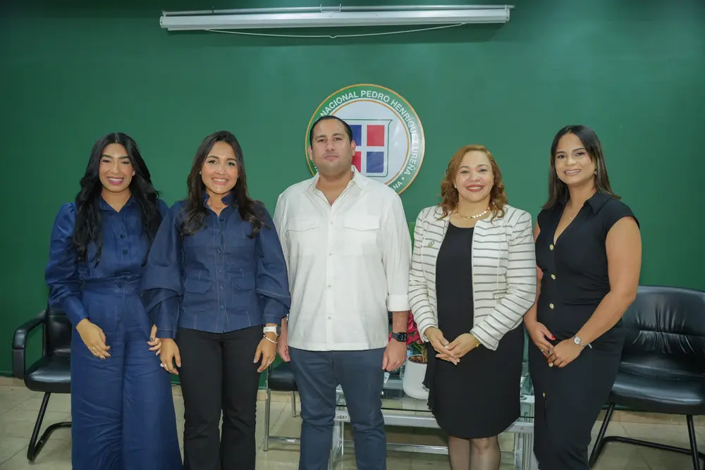 Comité de Jóvenes participan en panel sobre liderazgo en la UNPHU La Vega (2)
