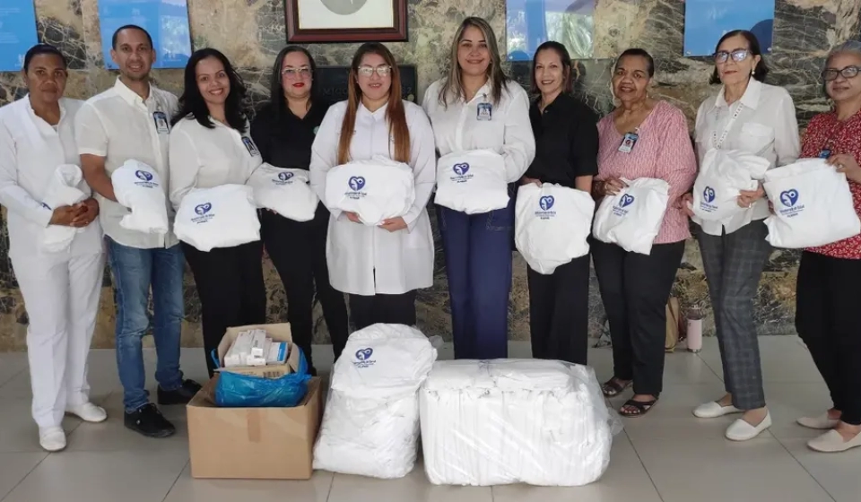 Cámara de Comercio de La Vega realiza donación al Hospital Regional Dr. Luis Morillo King