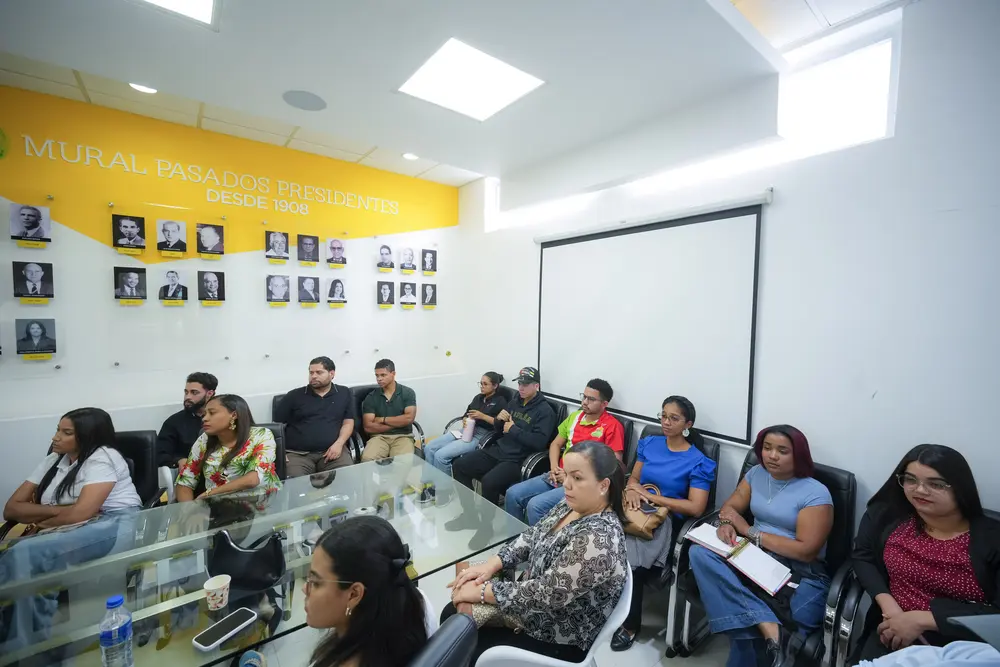 Emprendedores fortalecen sus habilidades en Taller de Marketing Digital Estratégico (2)
