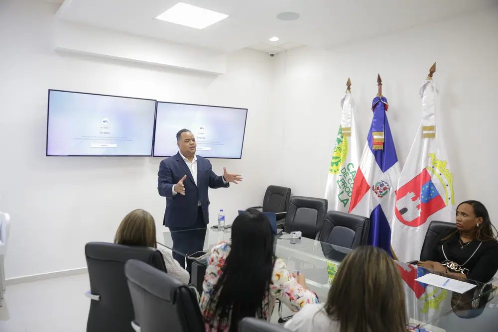 Empresarios reciben capacitación sobre Facturación Electrónica (1)